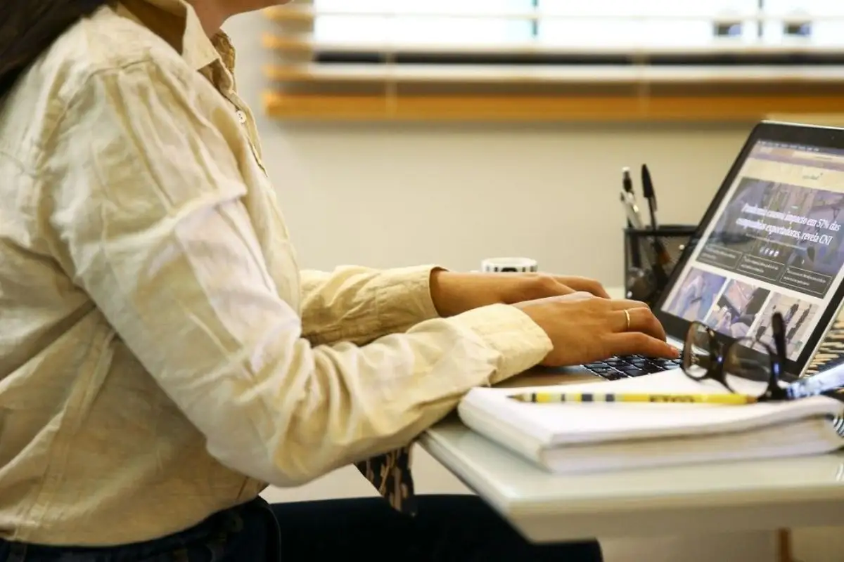 Fim da escala 6x1: setor empresarial de MT prevê impacto de R$ 5,1 bilhões com nova jornada